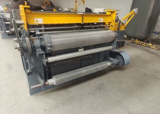 Dimensione del buco 1/2 pollice Saldato rete di filo di maglia Macchina di gabbia di pollo rete elettrica