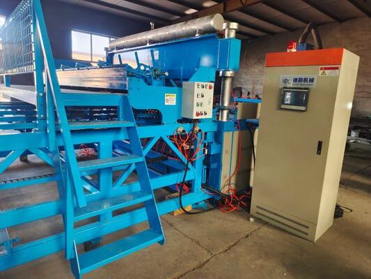 Saldatrice per maglie per tondo per cemento armato rinforzata CNC con dimensione di maglia 2,4 * 6 m Delta PLC